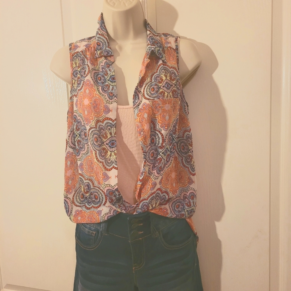 Rue 21 sheer sleeveless top